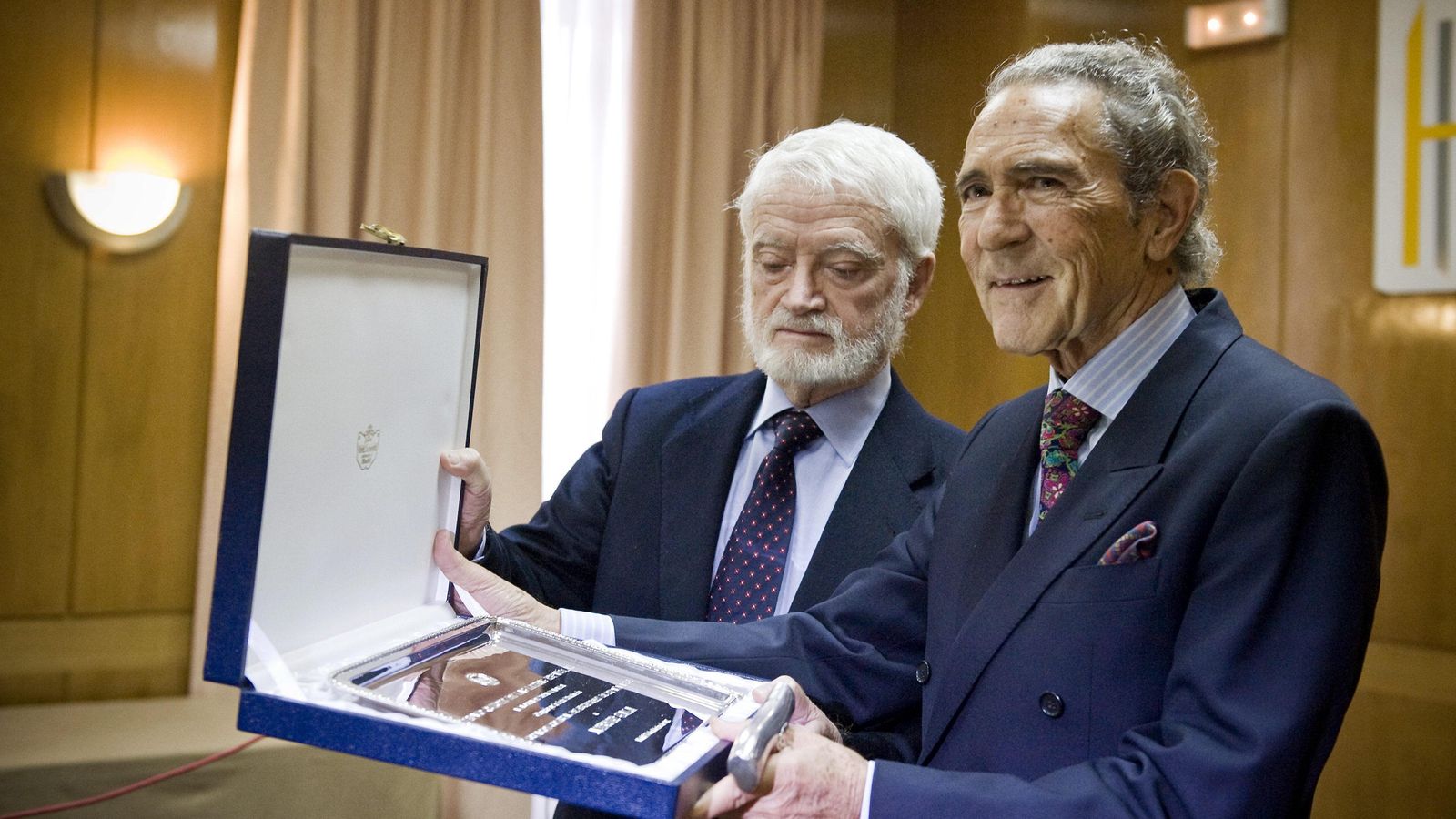 Antonio Gala recibe el Premio Quijote de Honor 2011 de la Asociación Colegial de Escritores de España en 2011.