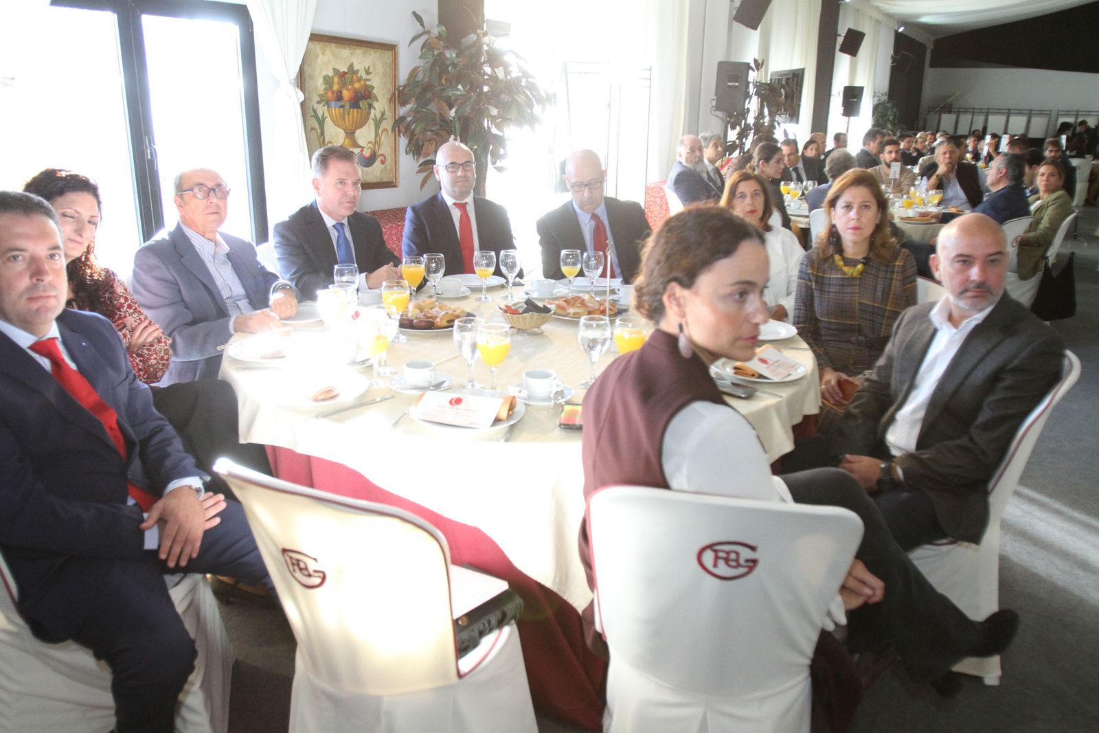 Imágenes del Desayuno Informativo del Grupo Joly con Javier Targhetta