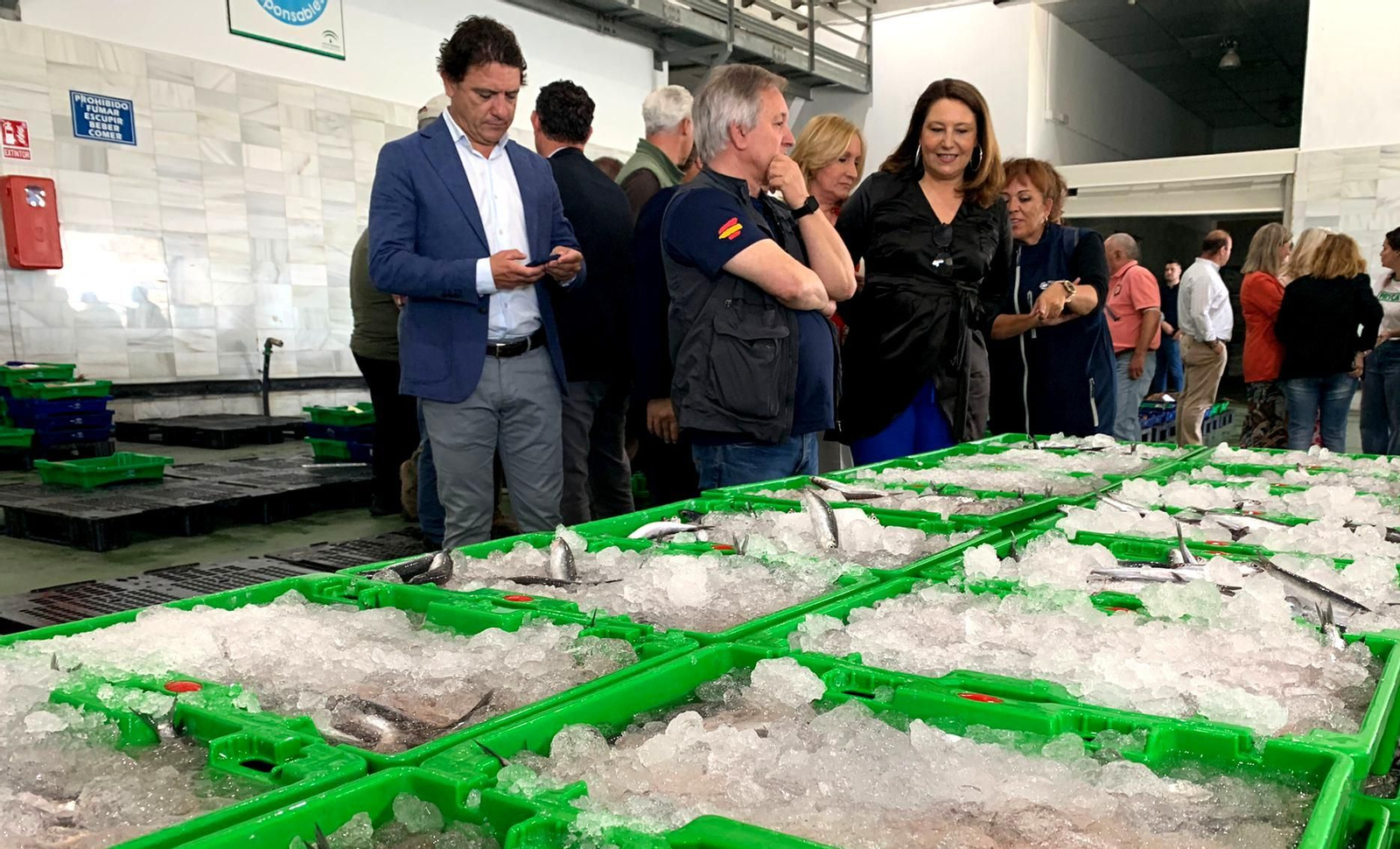 Visita de la consejera de Agricultura, Carmen Crespo, a la lonja de Barbate.