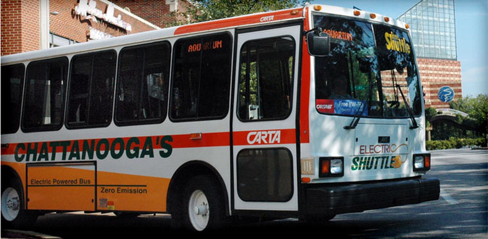 Un autobús eléctrico que forma parte del innovador sistema de transporte público de Chattanooga, Tennesee (EEUU).