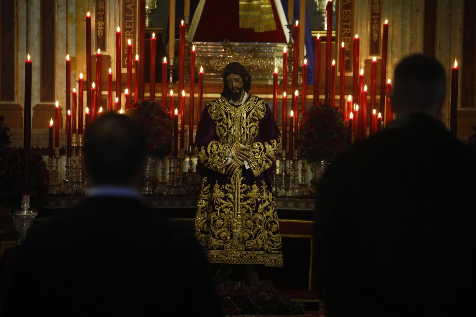 El besamanos al Señor de la Redención de Córdoba, en imágenes