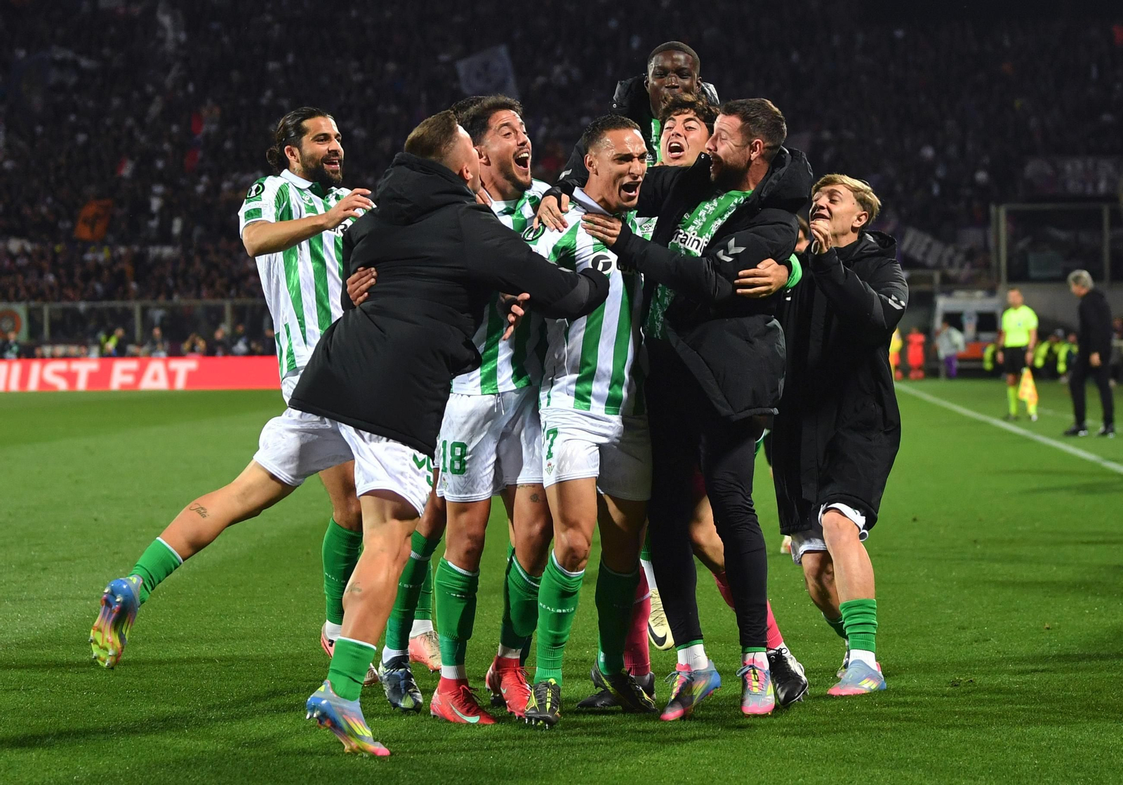 Las fotos del Fiorentina-Betis de la Conference League