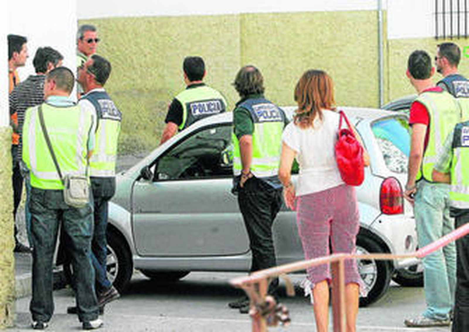 La autoridad judicial coordina el registro de una vivienda del clan de Los Flores en la zona sur de Jerez.