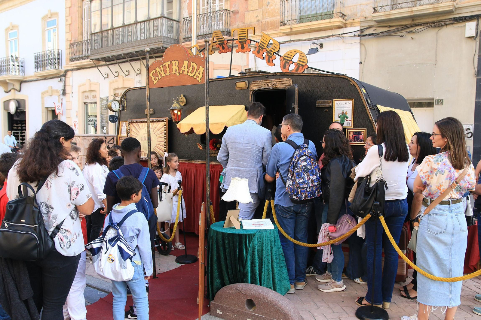Imágenes de la Noche en Blanco, en Almería