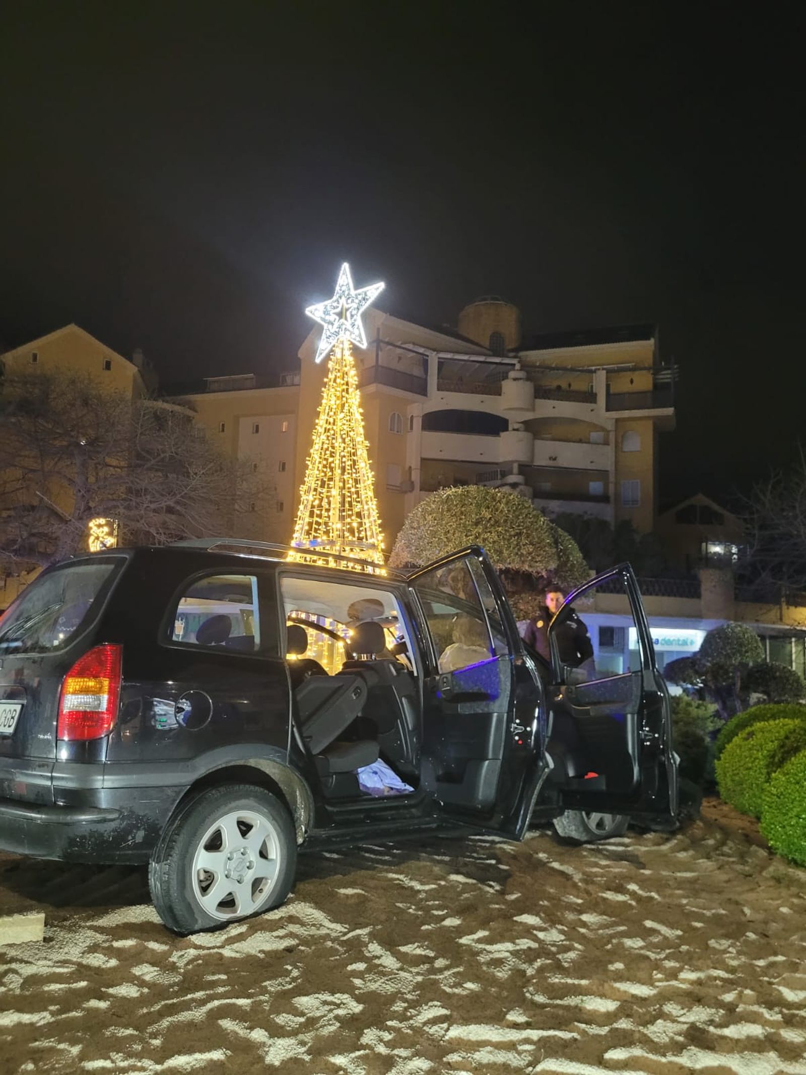 El vehículo fugado, accidentado en Benalmádena tras una huida a 180 km/h.