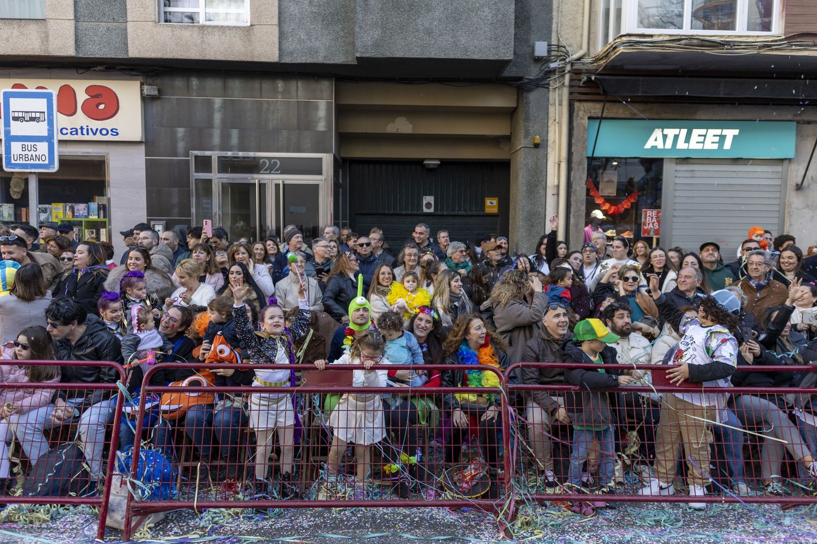 Las mejores imágenes de la Cabalgata del Carnaval de Cádiz 2026