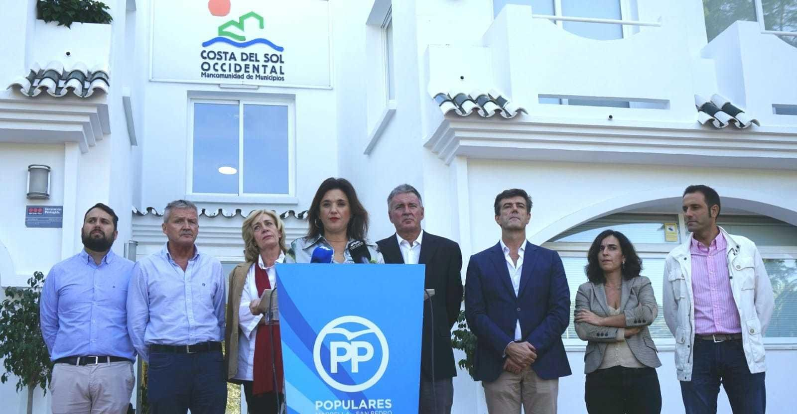 Margarita del Cid, junto al resto de componentes de su formación, durante la rueda de prensa.