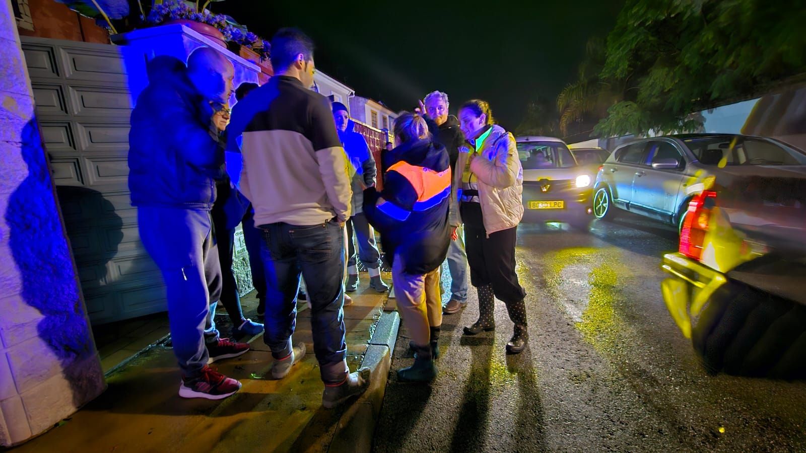 Evacuación de viviendas cercanas al río Guadarranque.