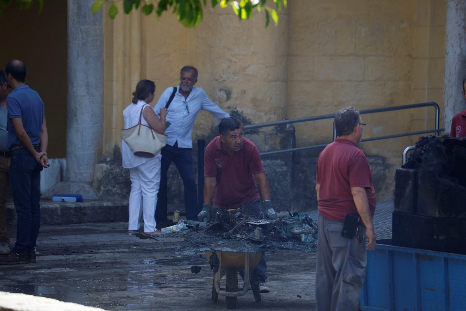 El día después del incendio en la Mezquita-Catedral de Córdoba, en imágenes