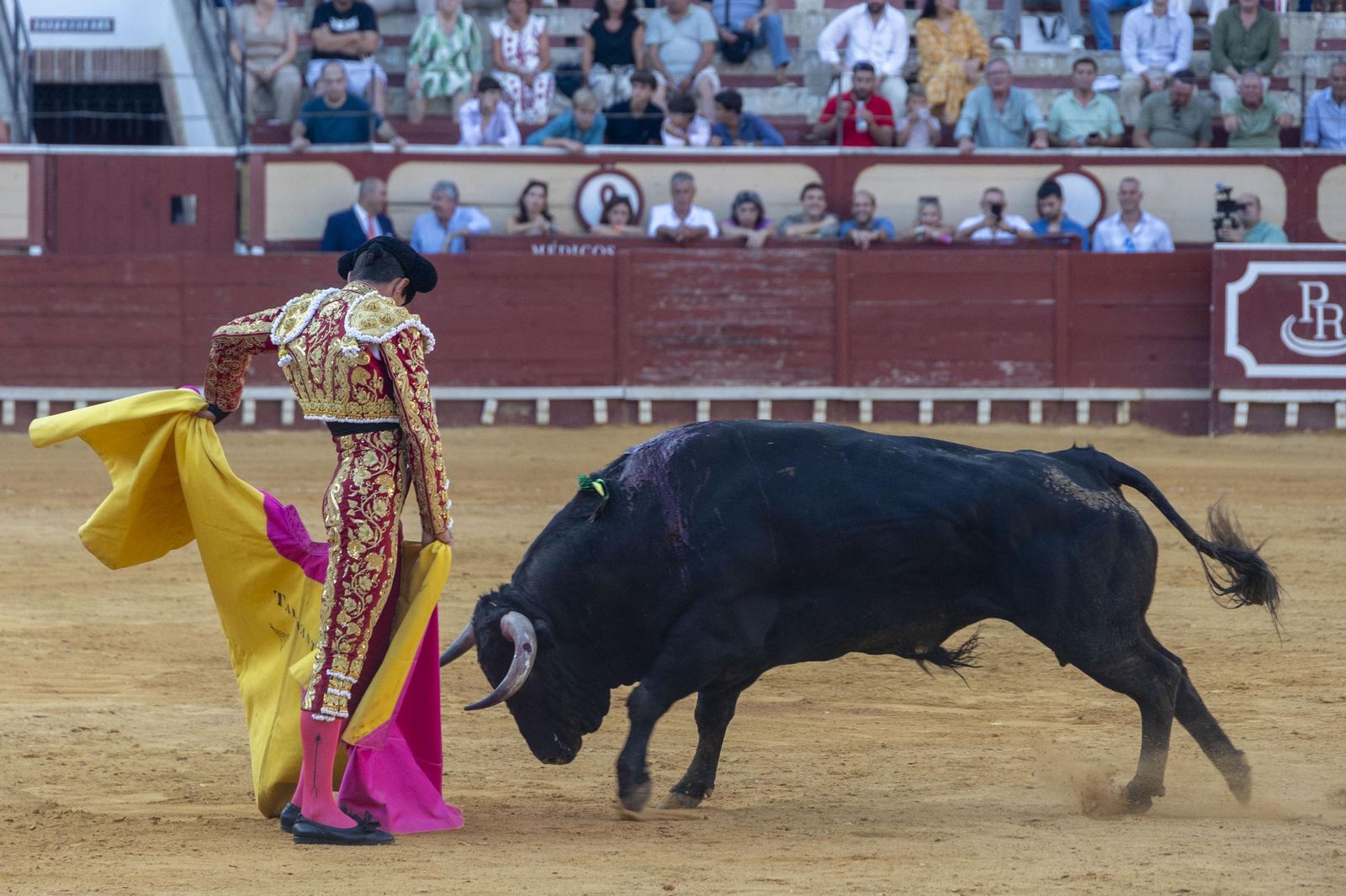 Las imágenes de la corrida de toros en El Puerto: puerta grande para Talavante