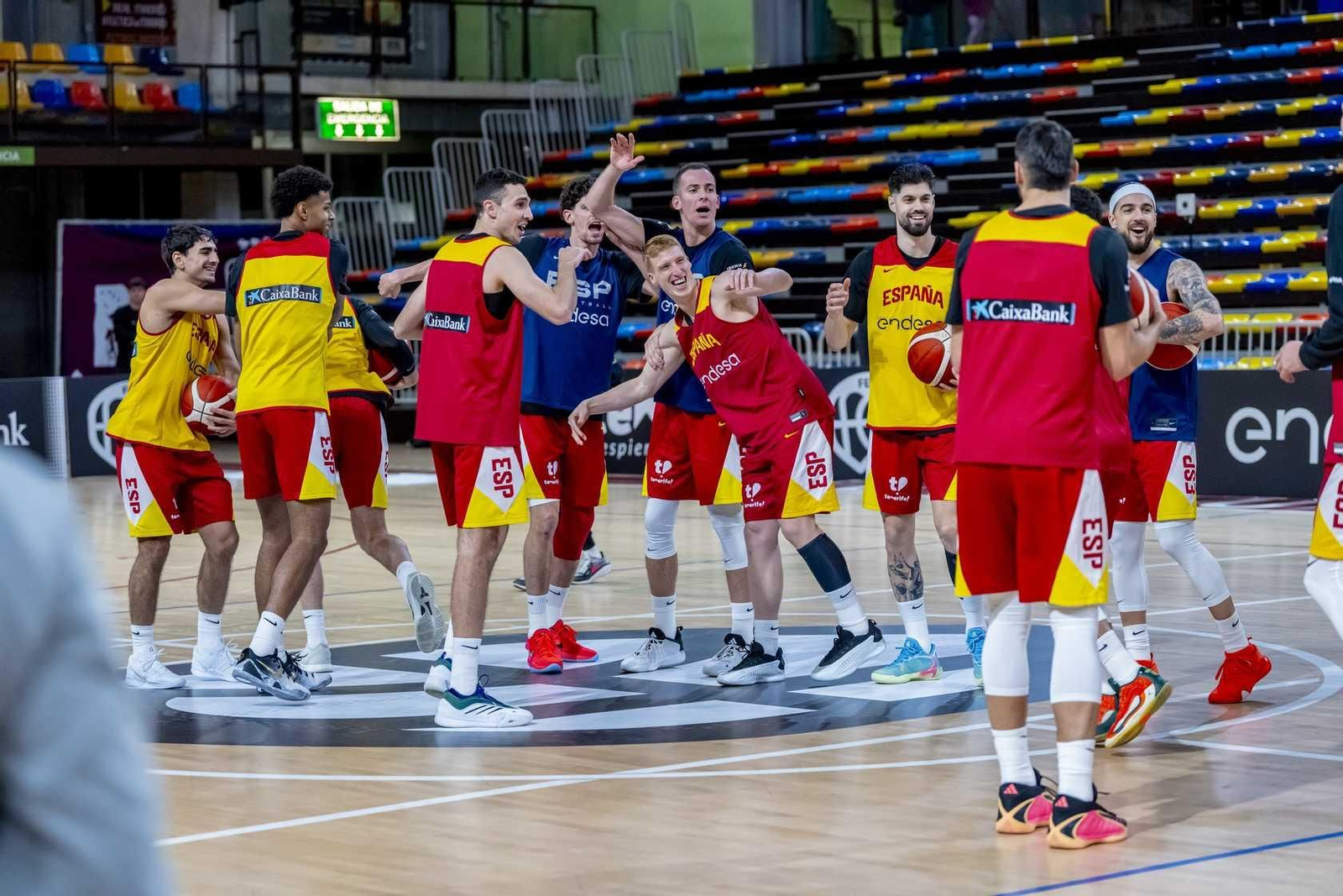 Alberto Díaz, Francis Alonso y Paco Aurioles, en la primera España de Chus Mateo