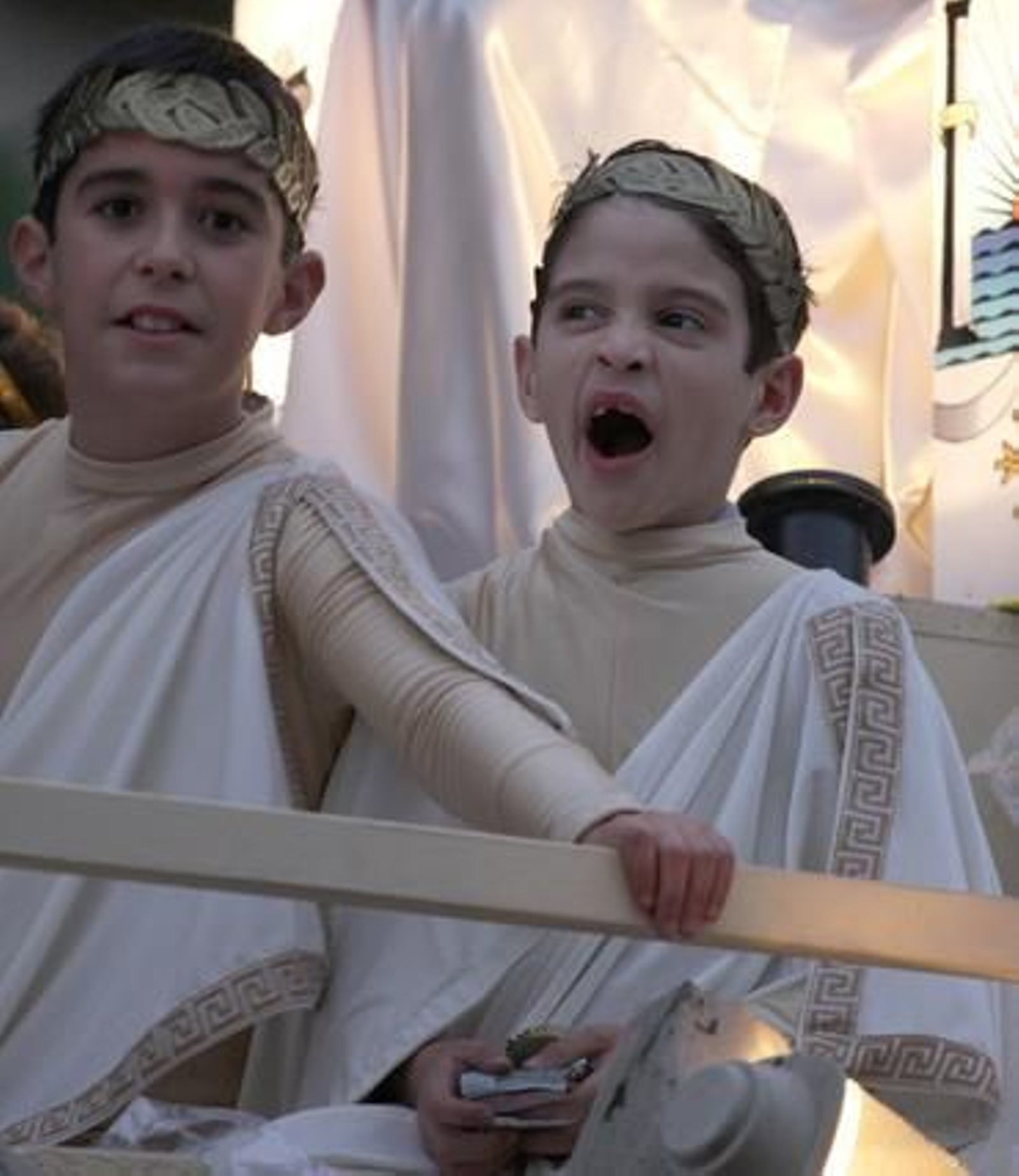 El cansancio también se refleja en la cara de los protagonistas de las carrozas.

Foto: Belén Vargas