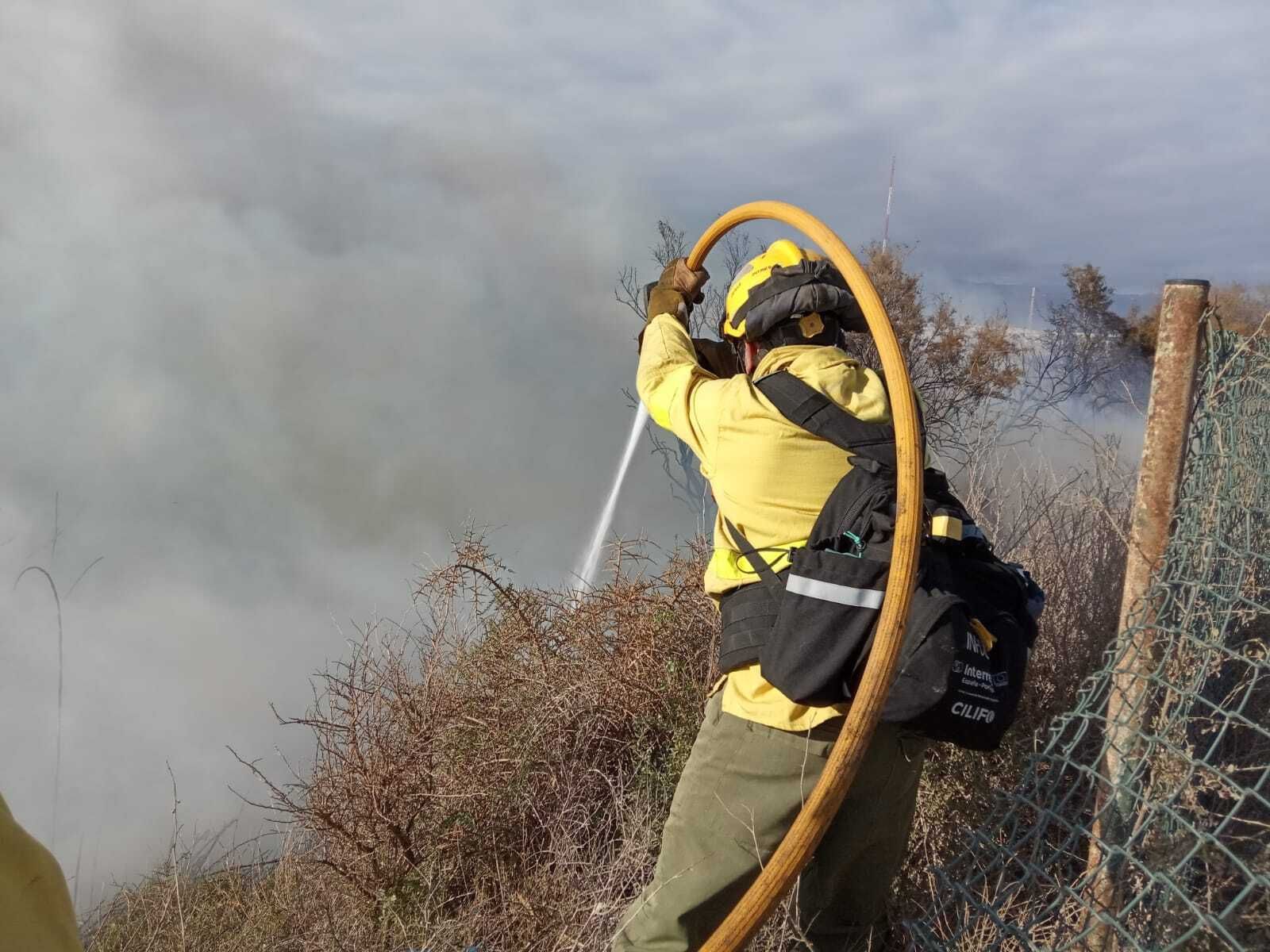 El Infoca da por controlado el incendio de Las Marinas, en Roquetas de Mar