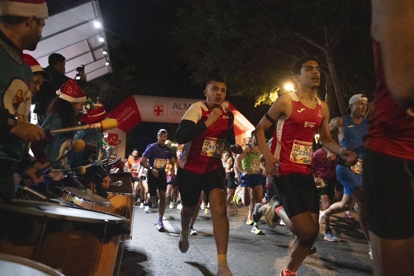 Almería corre y celebra su memoria olímpica en una San Silvestre de récord