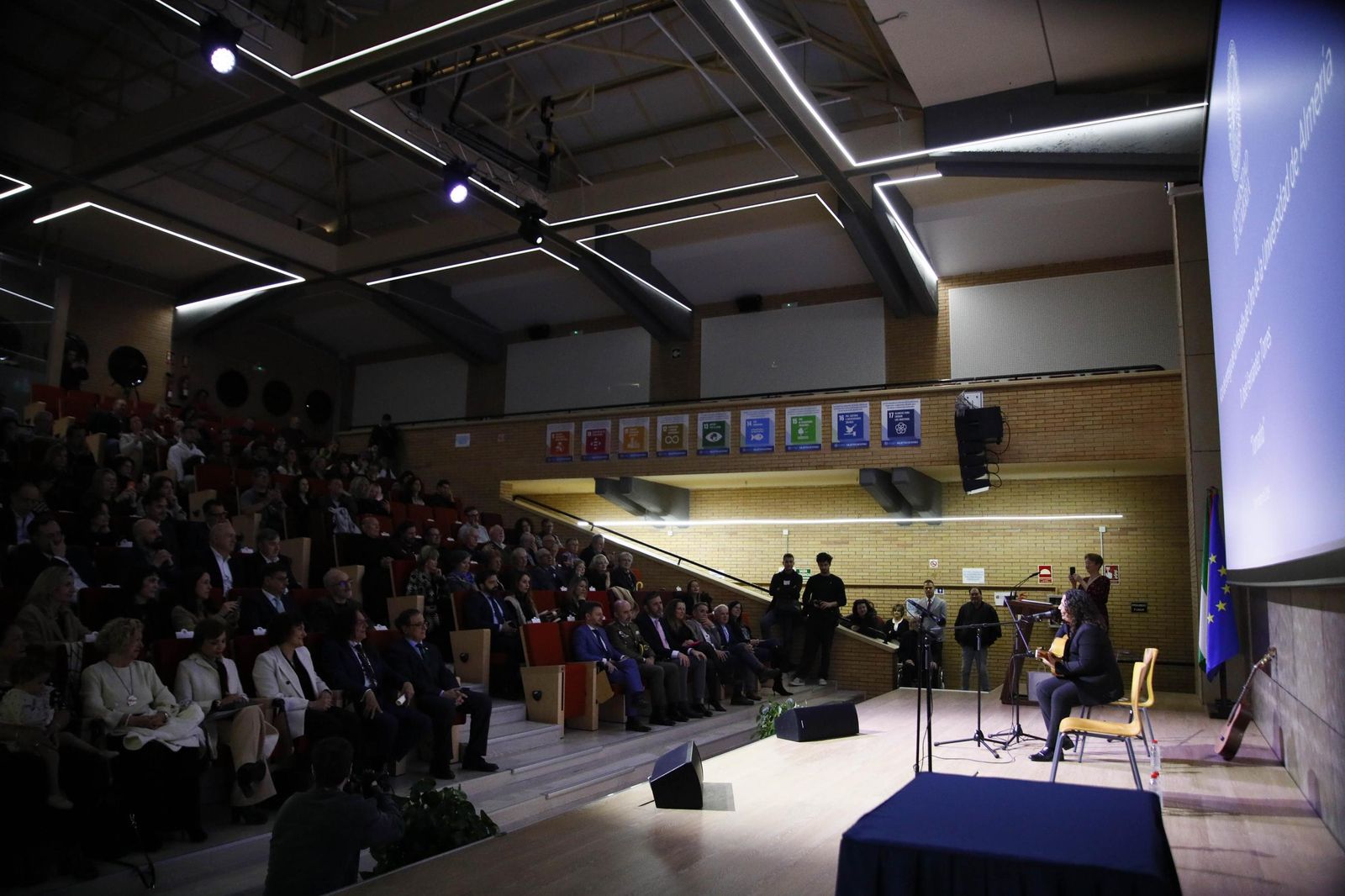 Las imágenes del acto de entrega de la Medalla de Oro a José Fernández Torres Tomatito, en la Universidad de Almería