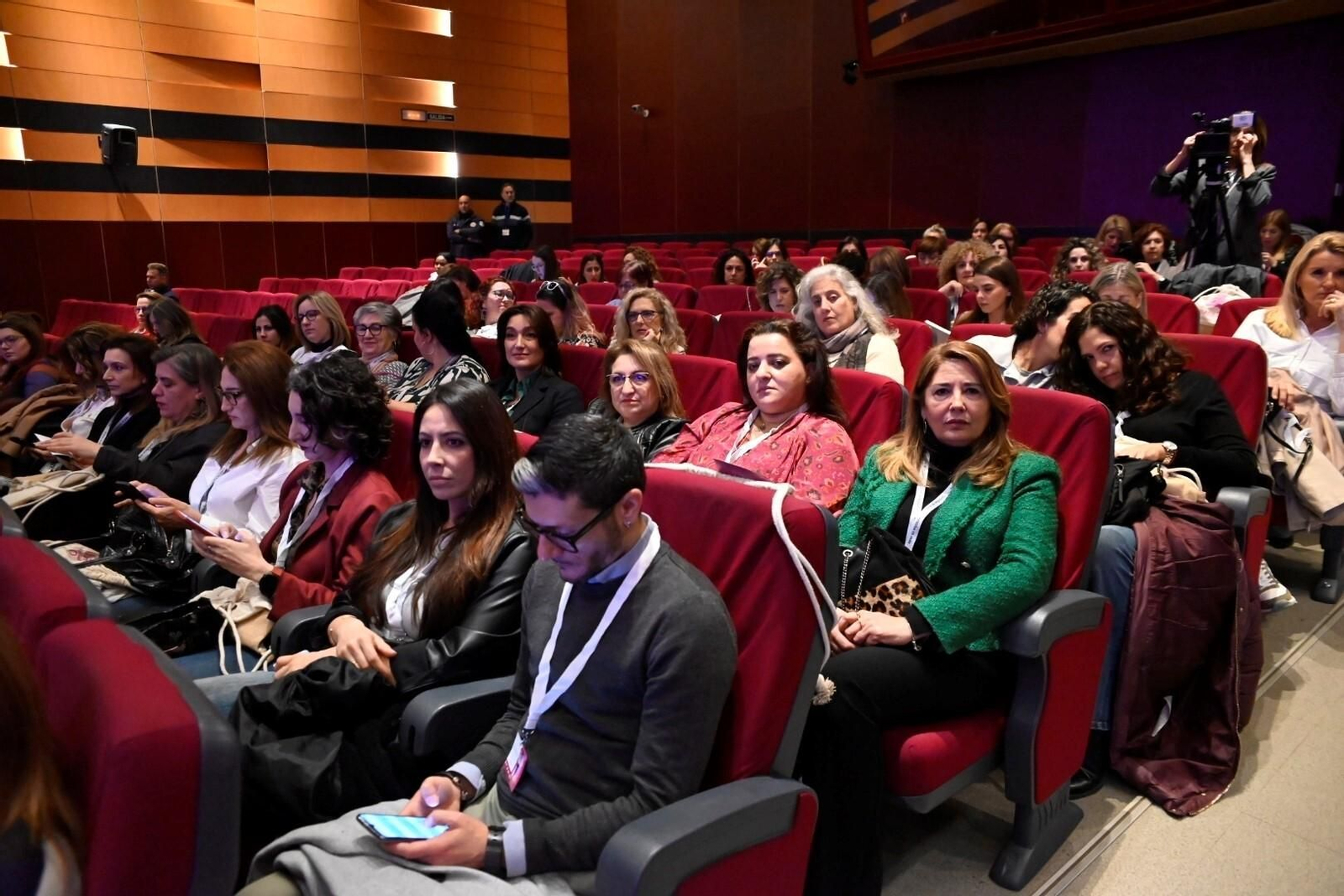 El VII Congreso Andaluz de Empresarias y Profesionales en Córdoba, en imágenes