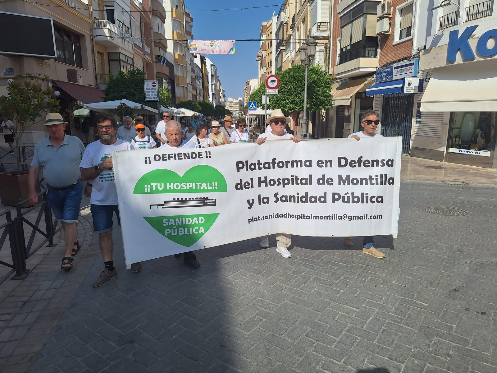 Las imágenes de la manifestación por la sanidad pública celebrada en Puente Genil