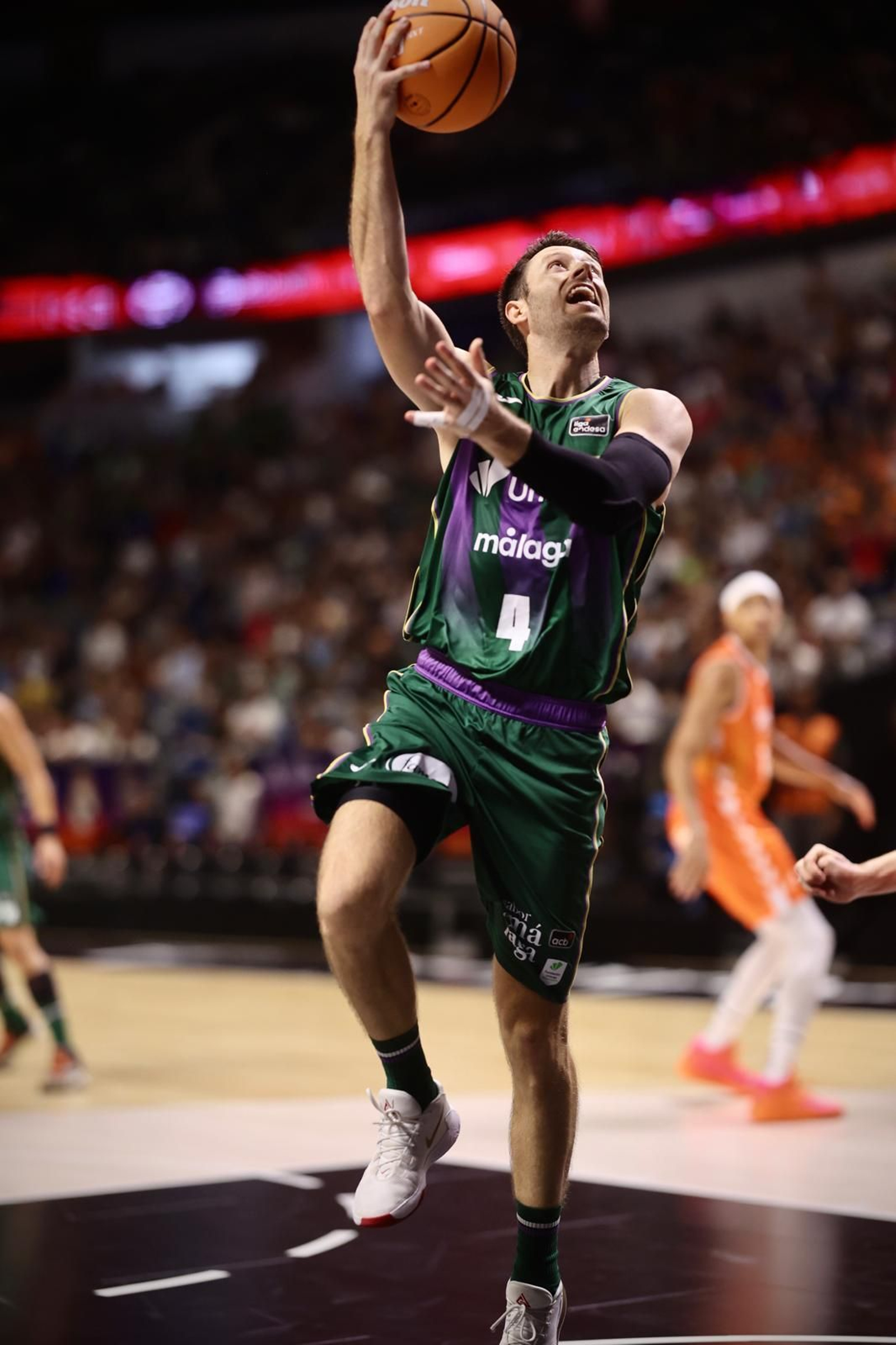 El Unicaja - Valencia Basket de la Supercopa, en fotos