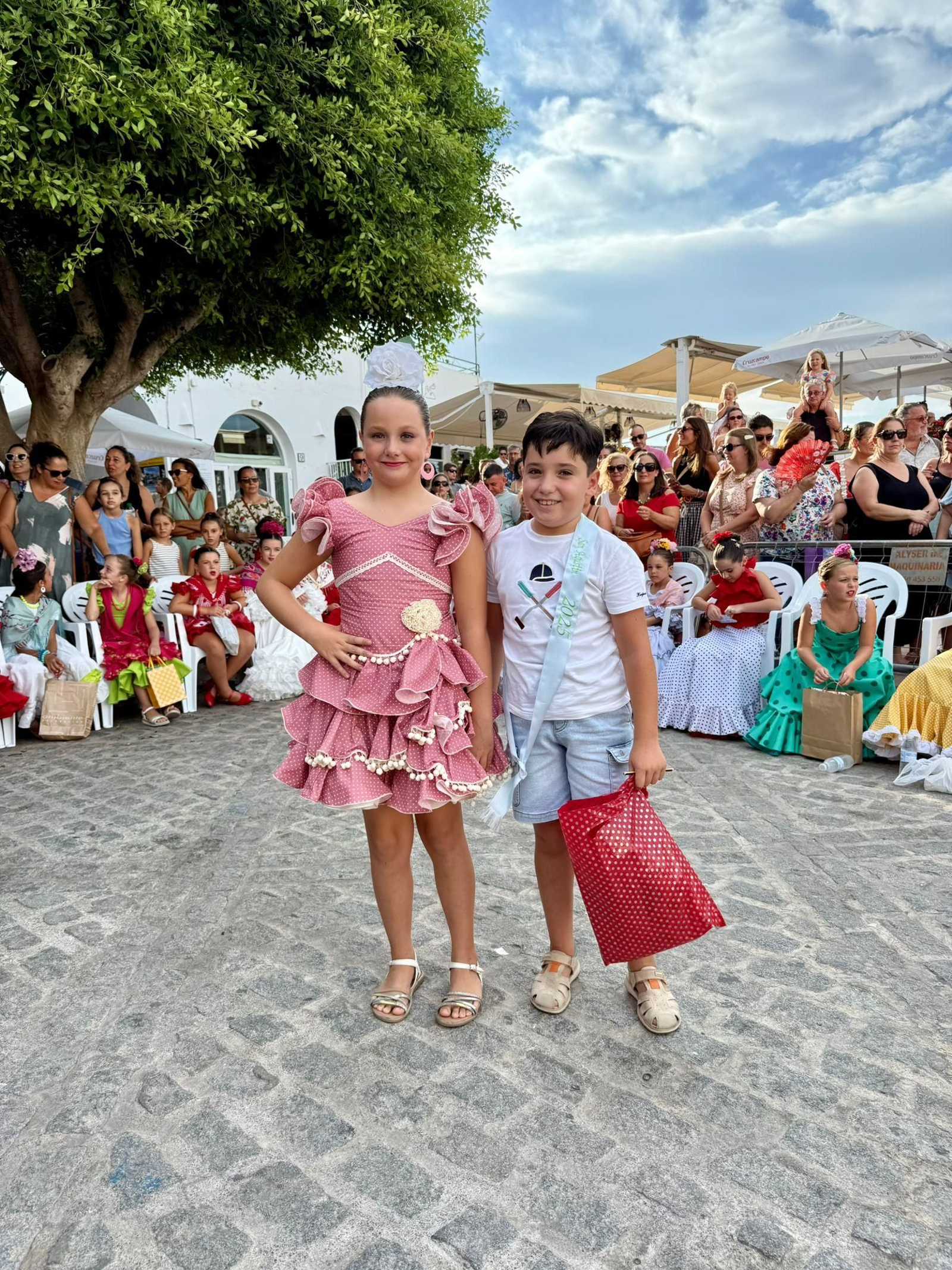Las mejores imágenes de la Feria del Mediodía y la carrera de cintas infantiles de Mojácar
