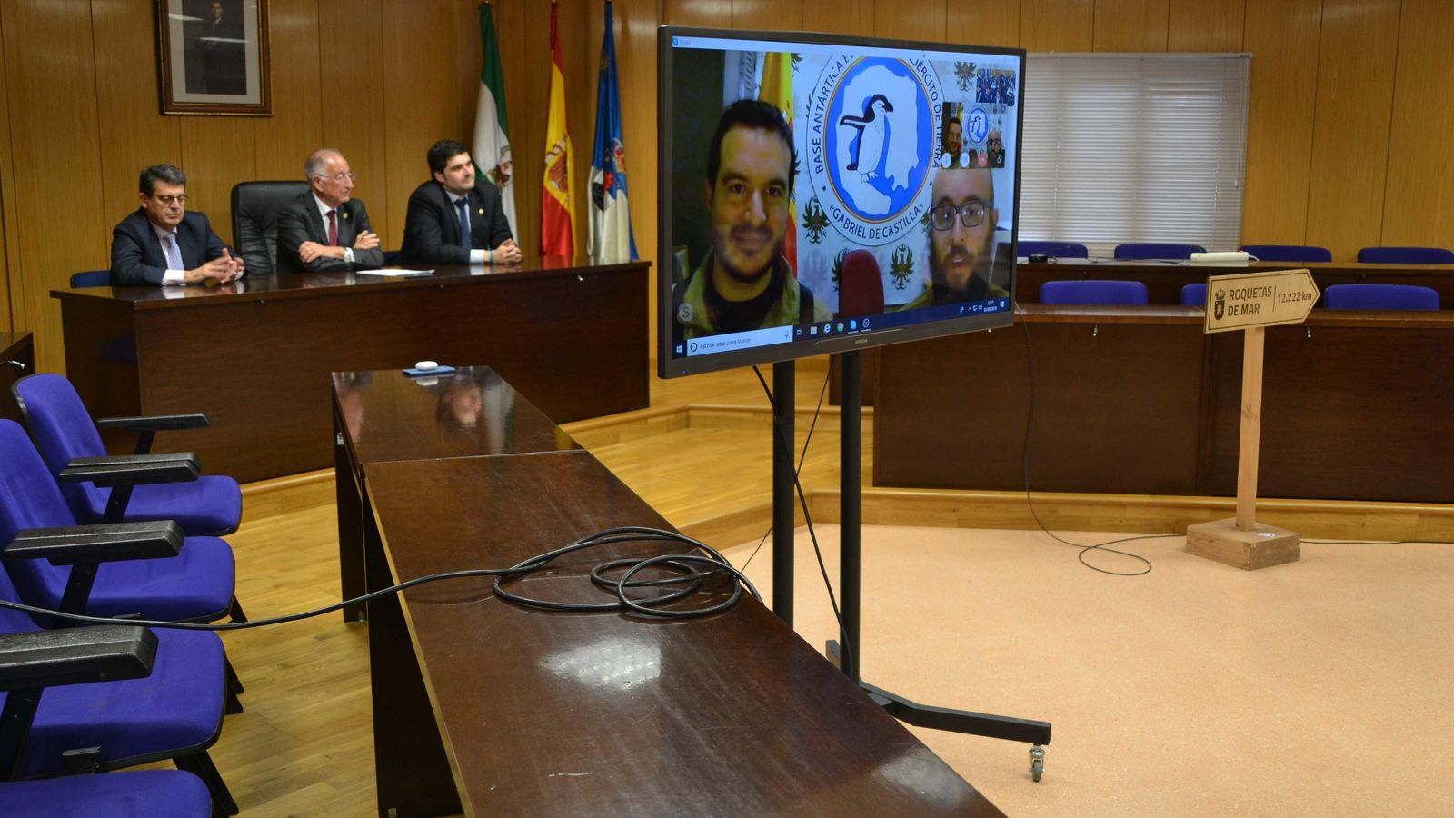 Una gran pantalla sirvió para comunicarse con la Antártida.