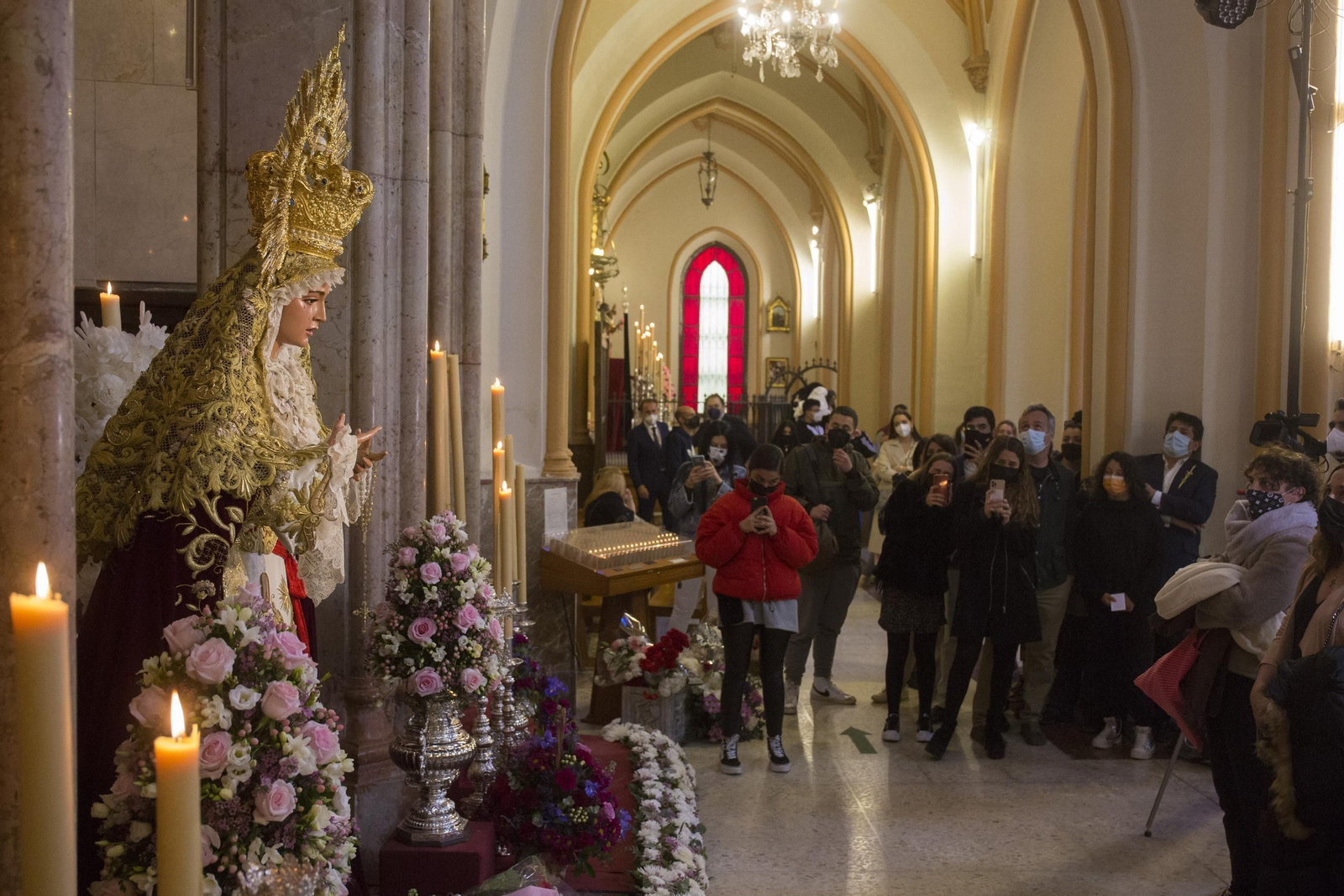 Las fotos del Domingo de Ramos, con largas colas en los templos