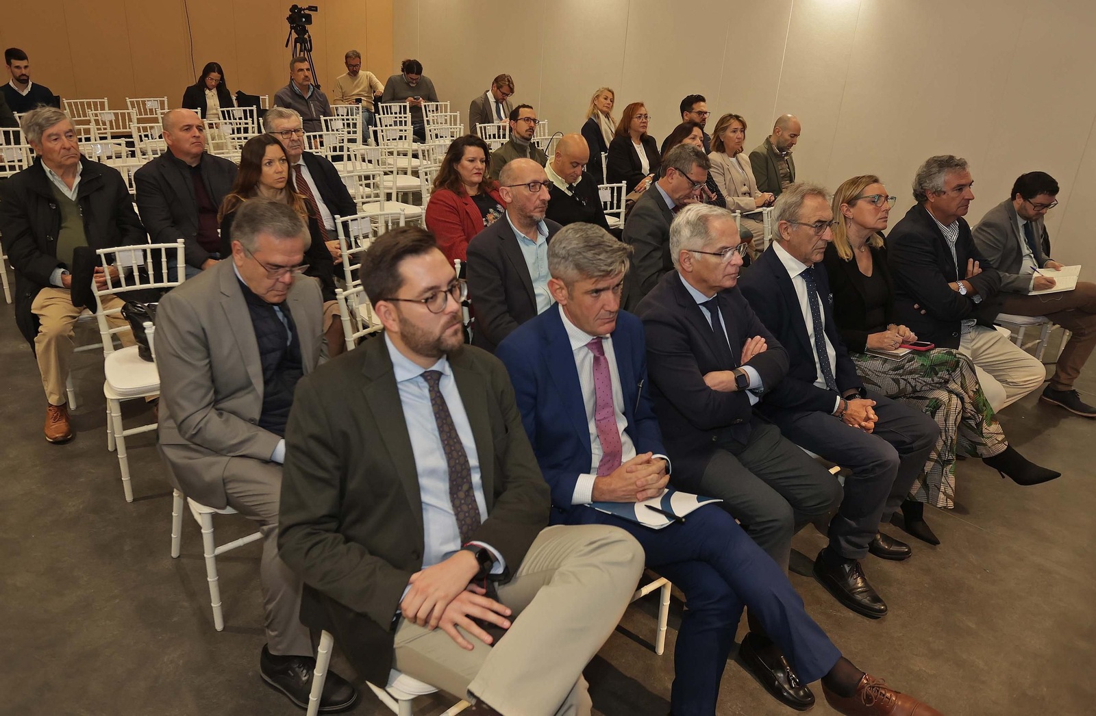 Fotos del desayuno-coloquio 'Infraestructuras: un pilar esencial para el desarrollo de la provincia' de la Diputación Provincial de Cádiz