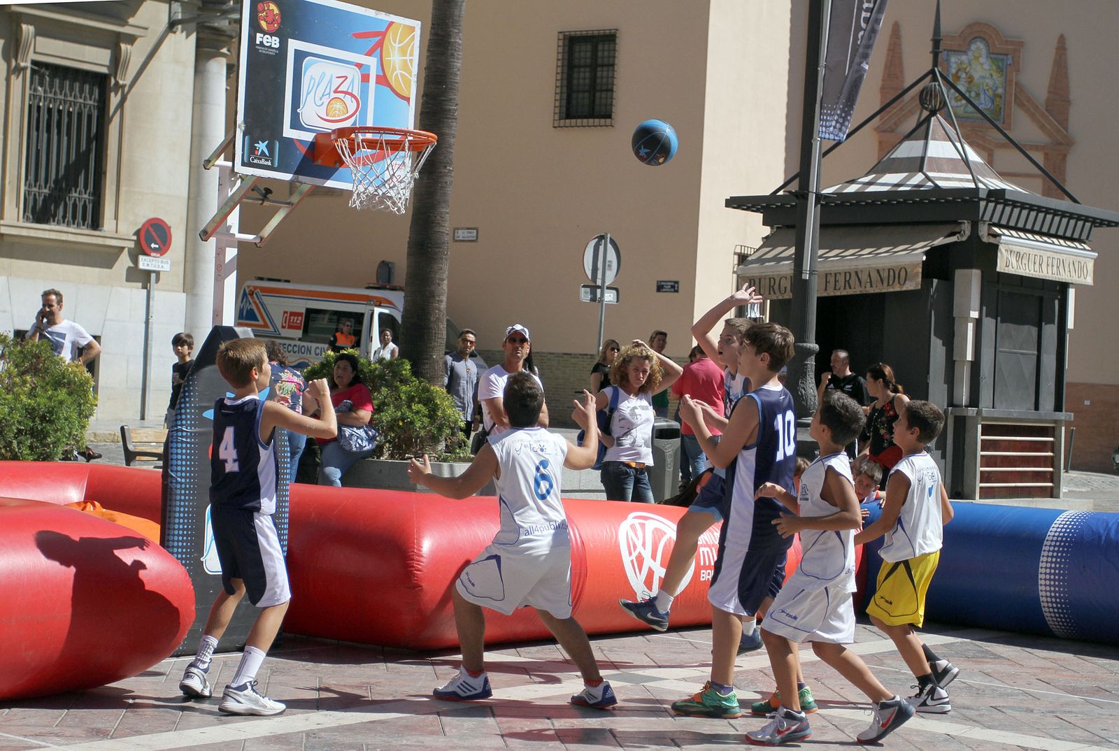 Baloncesto 3x3 en la Plaza de las Monjas.
