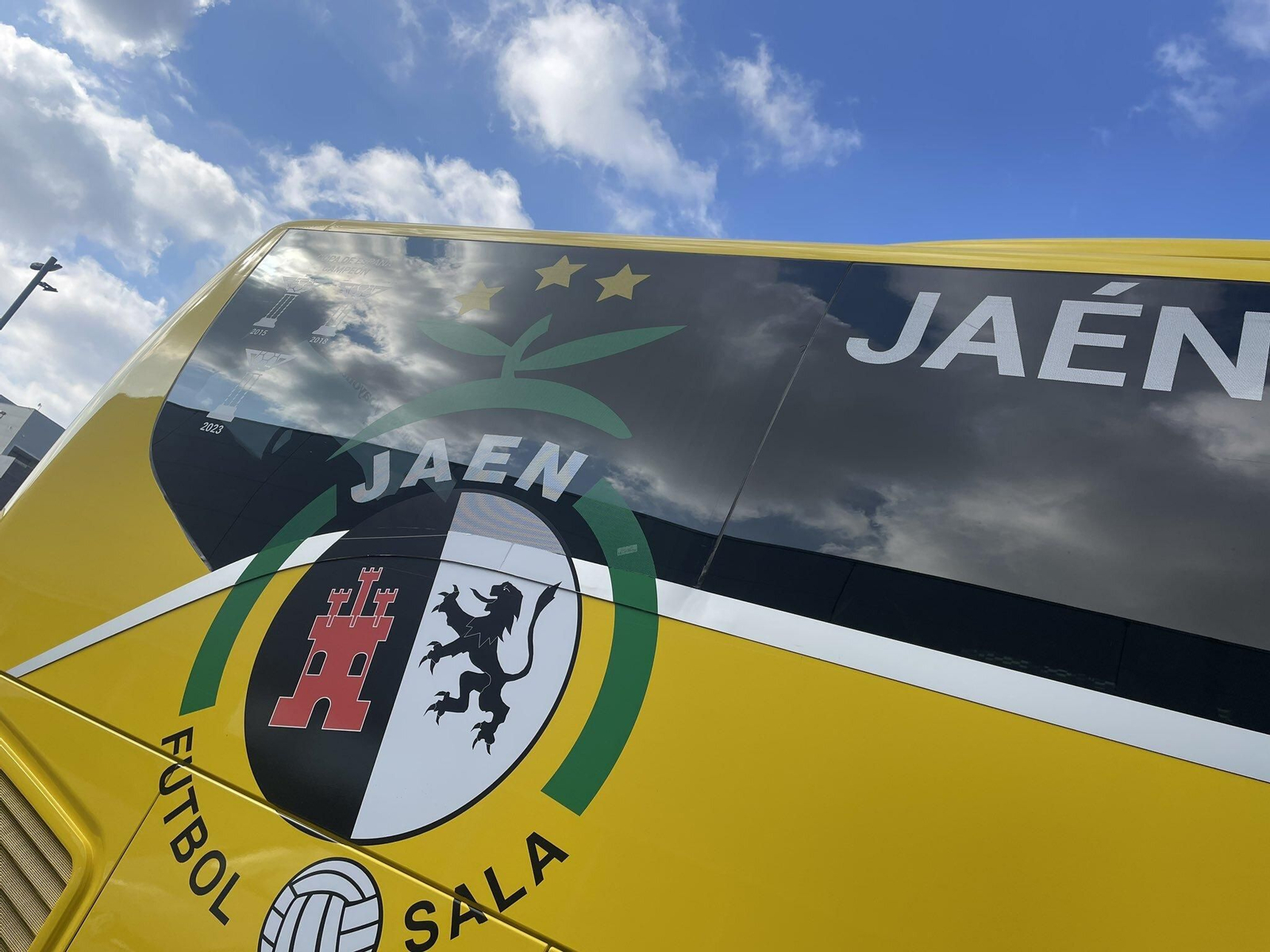 Autobús del Jaén Paraíso Interior FS rumbo a Leganés