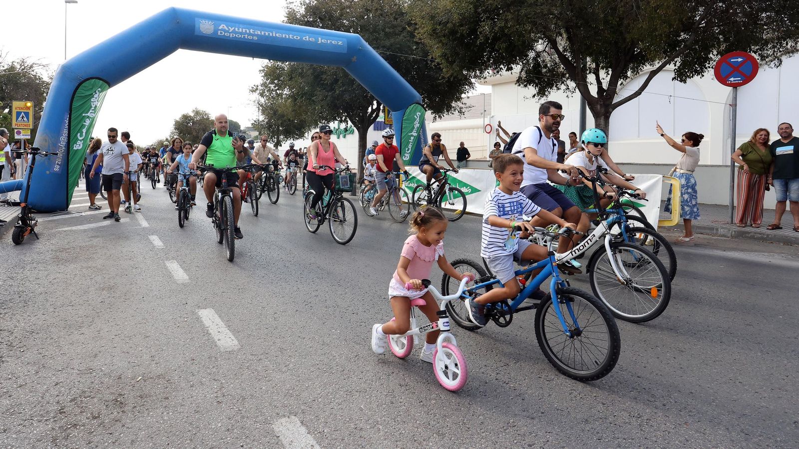 Búscate en el Día de la Bici Amistad por Jerez