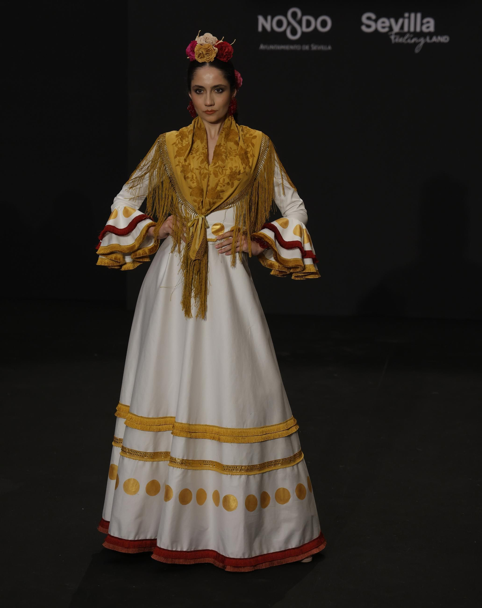 Emprende Lunares, el desfile de moda flamenca de DN Flamenca, que anticipa la Feria de Abril: todas las fotos.