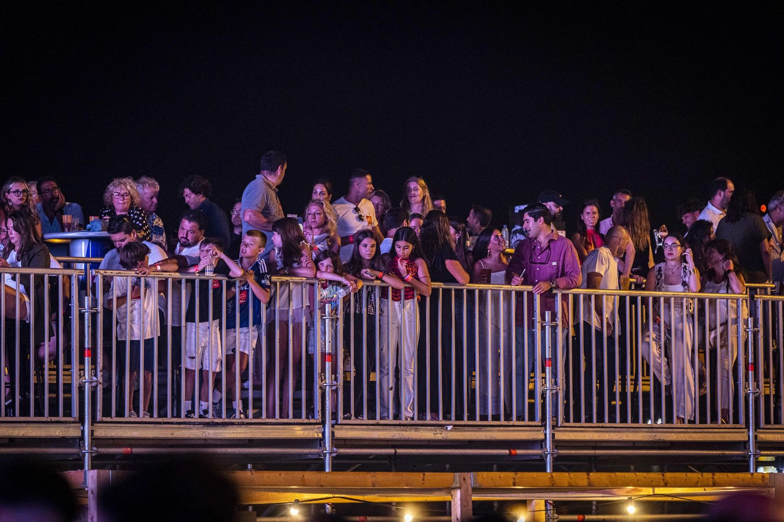 Búscate en las fotos del concierto de Melendi en Cádiz