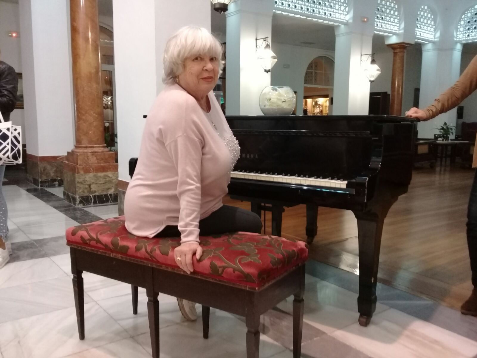Aída Power, ayer en un piano del hotel Reina Cristina.