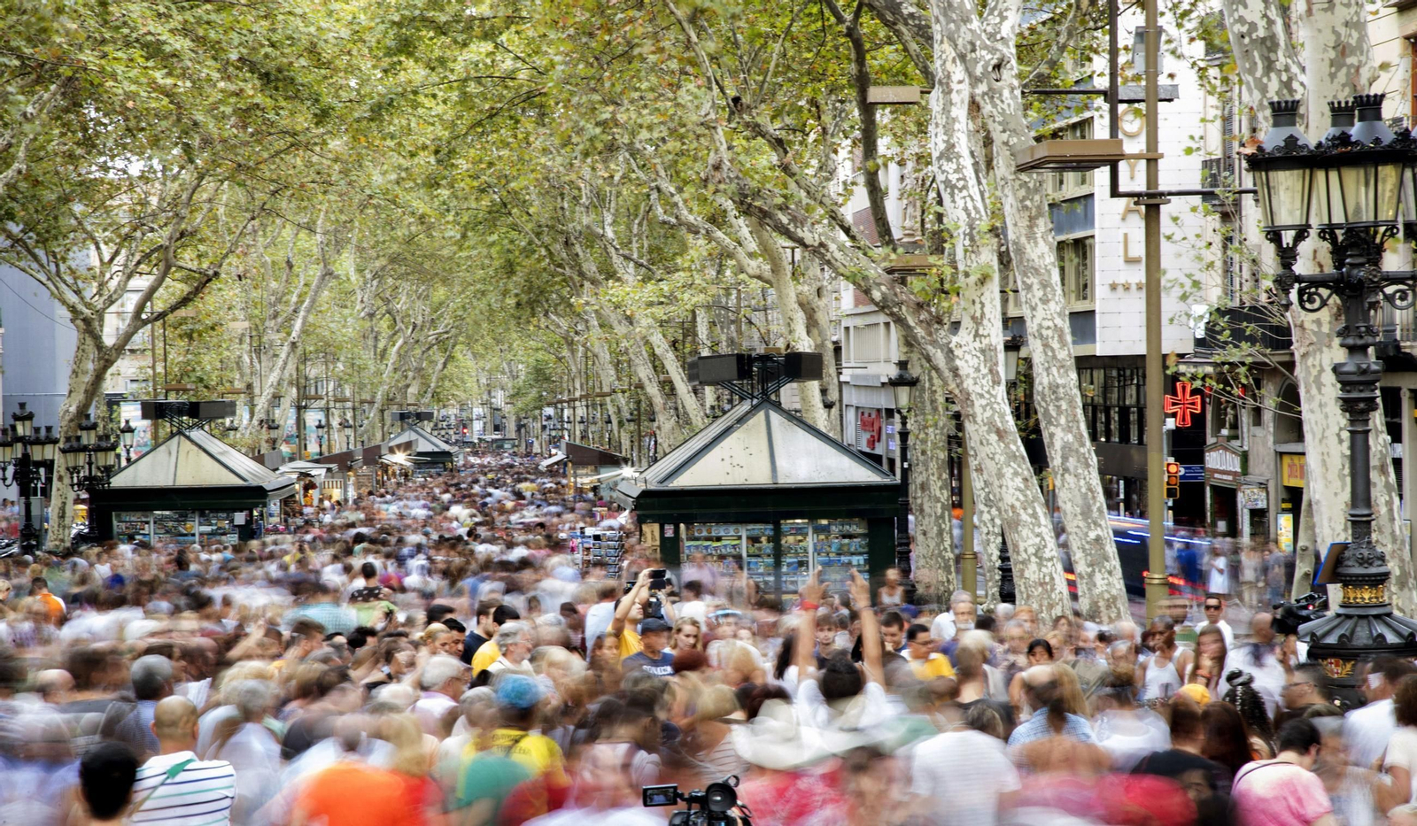 Concentración en Las Ramblas de Barcelona tras el atentado.