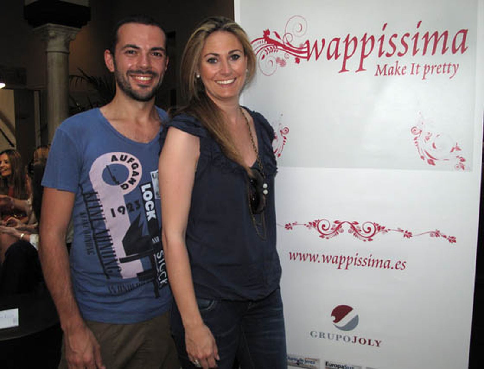 José Carlos Reina (Doble Erre) y Ana Belén Morillo, de Grupo Gálvez, organizador de la Pasarela Flamenca de Jerez.

Foto: Victoria Ramírez