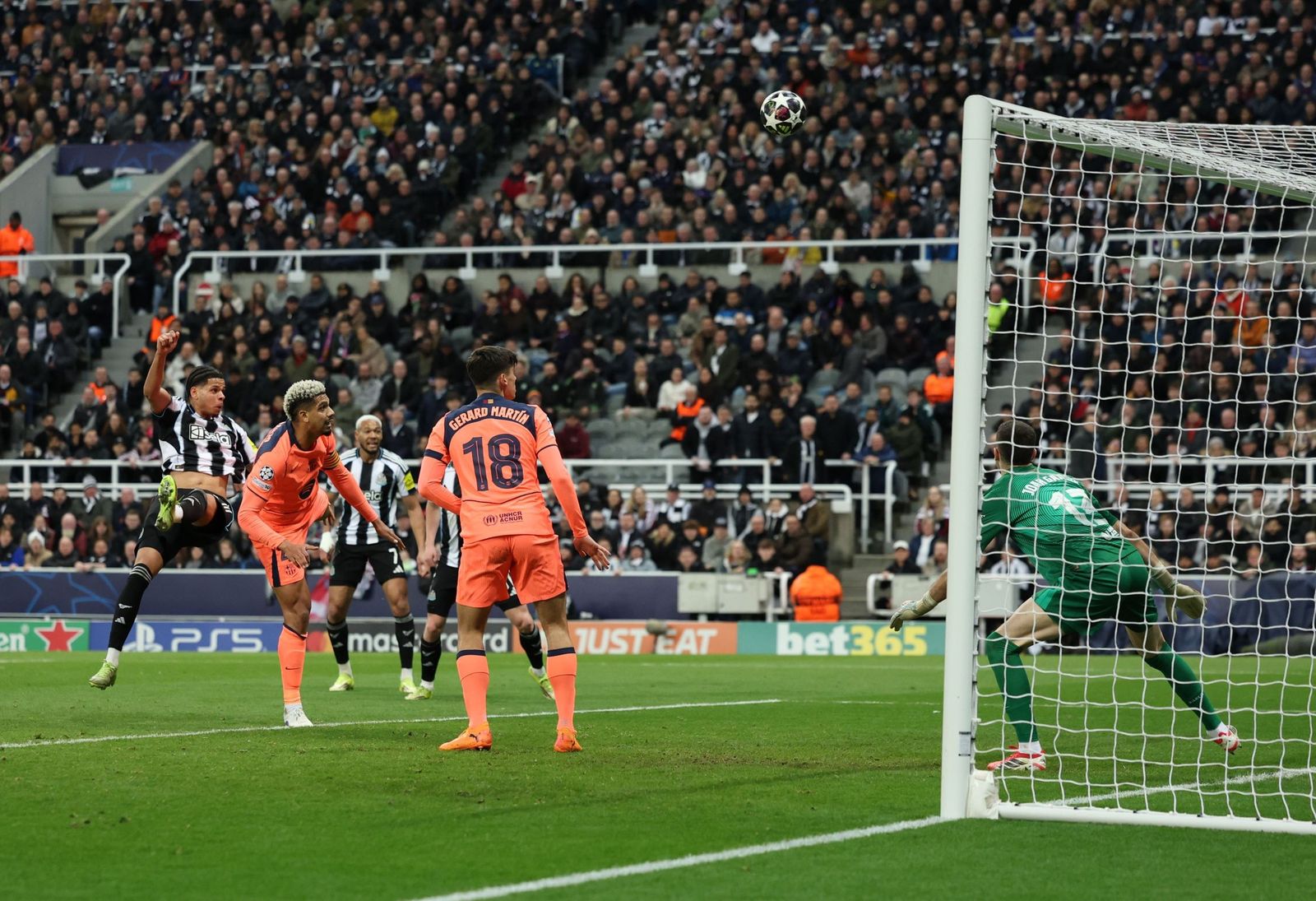 Las fotos del Newcastle-Barcelona