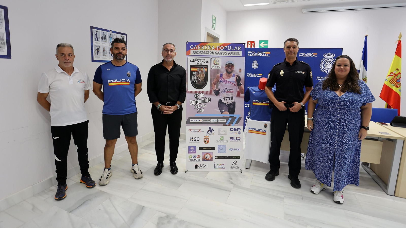 Presentación de la Carrera Solidaria 'Santo Ángel' de la Policía Nacional.