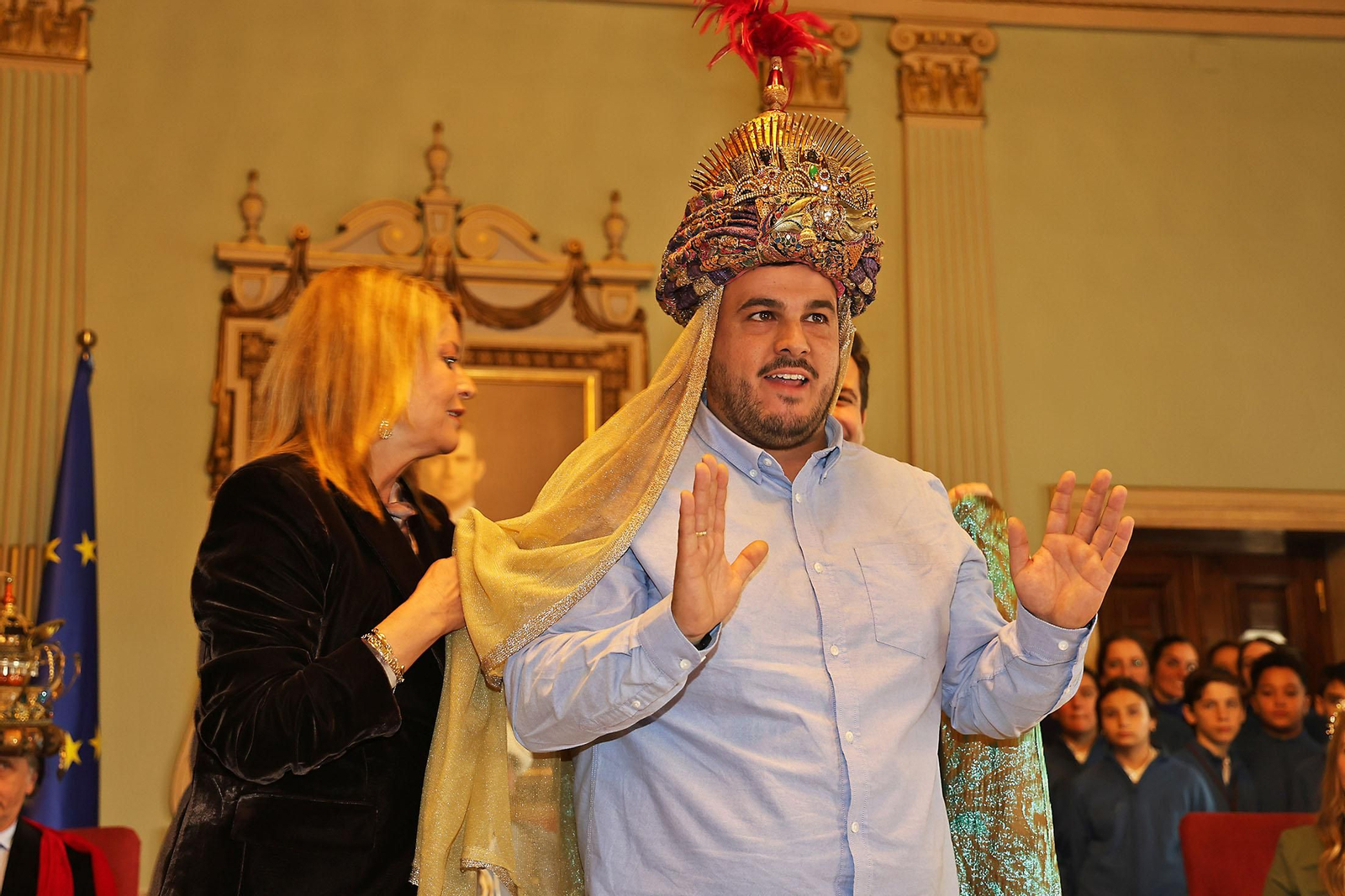 Sus Majestades Los Reyes Magos son coronados en el Ayuntamiento de Huelva