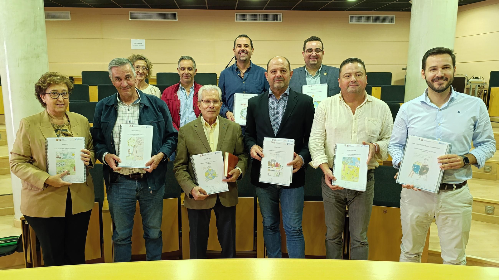 Entrega de los planes contra el cambio climático de la Campiña Sur Cordobesa. Entrega de los planes contra el cambio climático de la Campiña Sur Cordobesa.