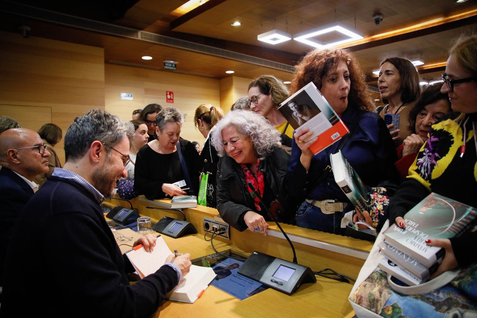 ¿Has estado en la presentación del libro de Máximo Huerta? Entra en la galería y buscate