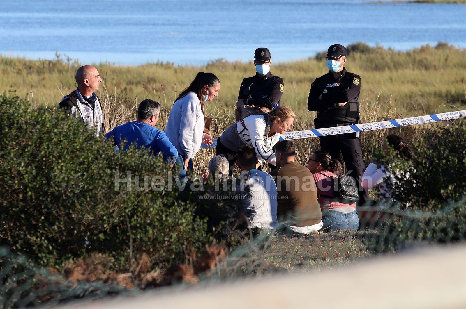 Encuentran los cuerpos de Enrique y Paqui en el acceso al espigón de Huelva, en imágenes