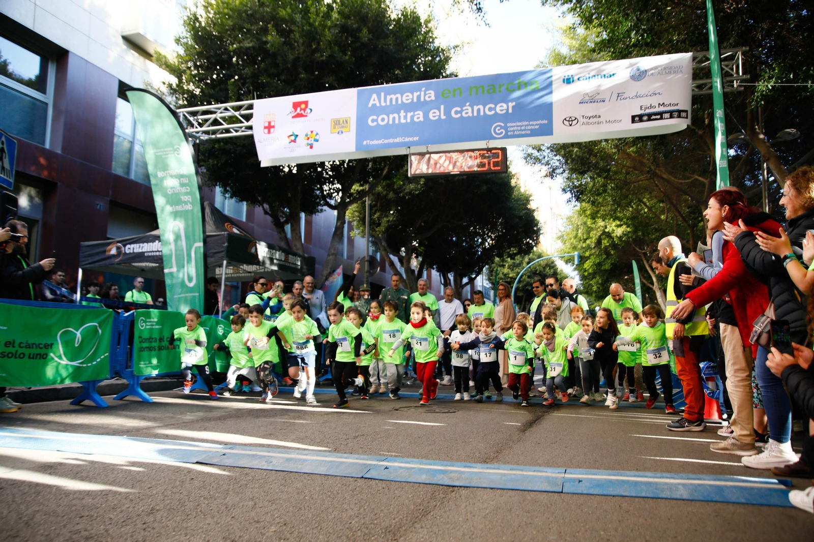 Imágenes de la Carrera contra el Cáncer de Almería