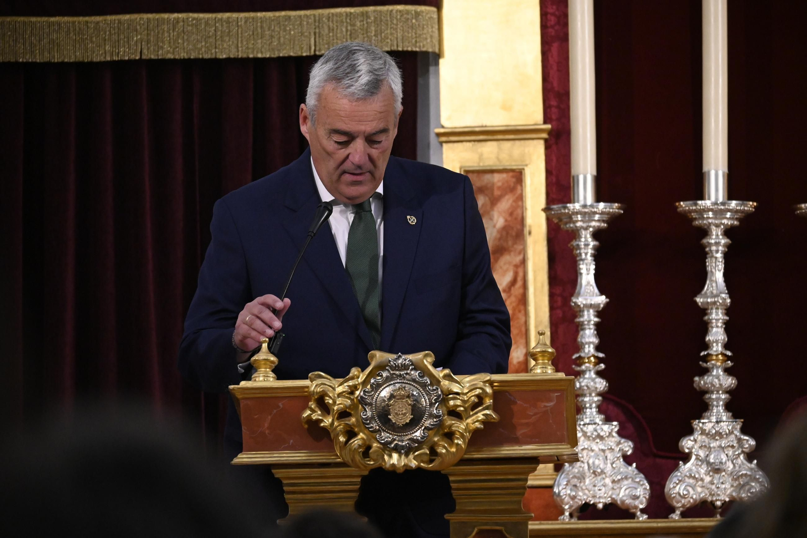 Presentación del cartel de 25 aniversario de la coronación de la Esperanza de Huelva