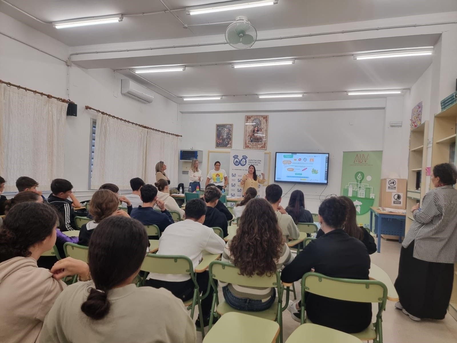 Alumnos en un aula.