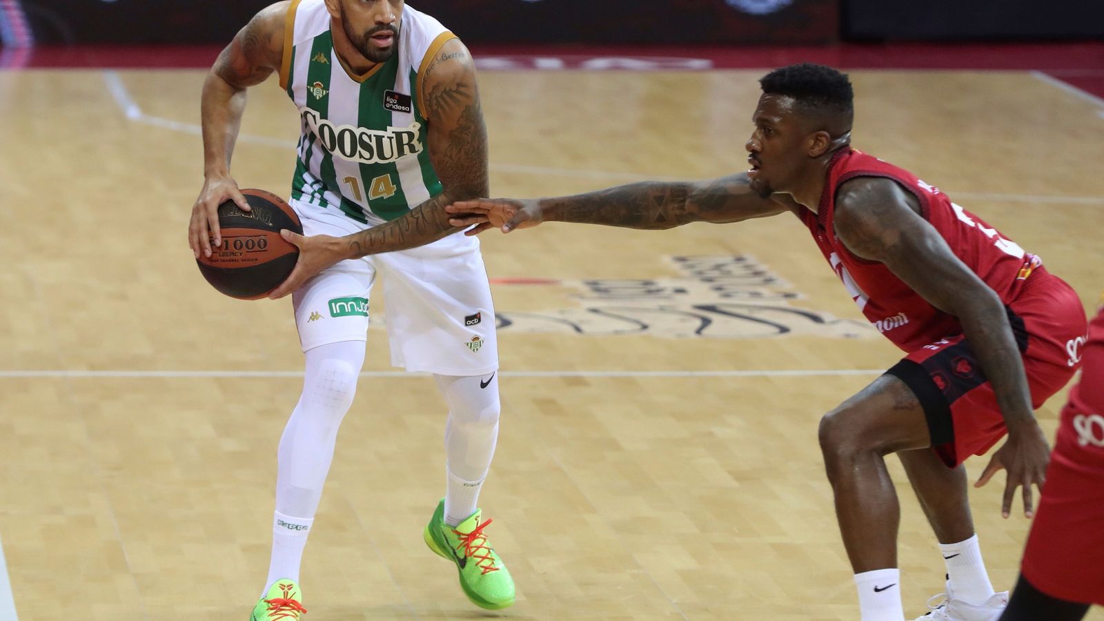 Feldeine, ante Ennis.