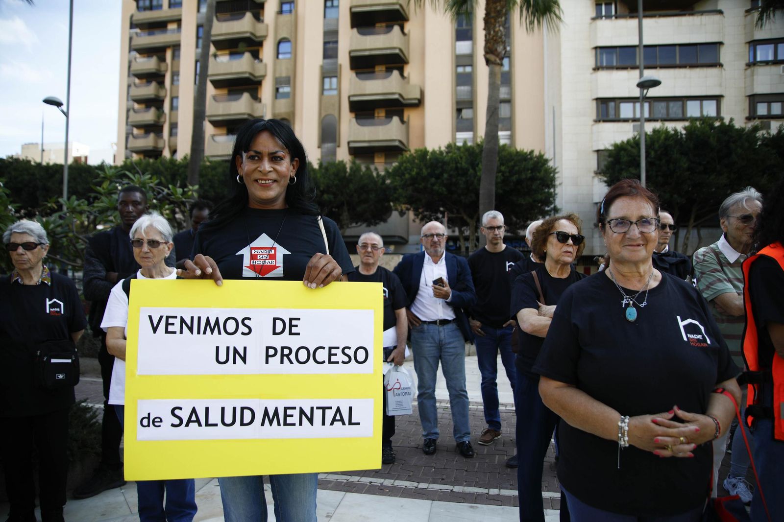 Imágenes de la campaña "Camino de Santiago" para celebrar el día de las personas sin hogar en Almería