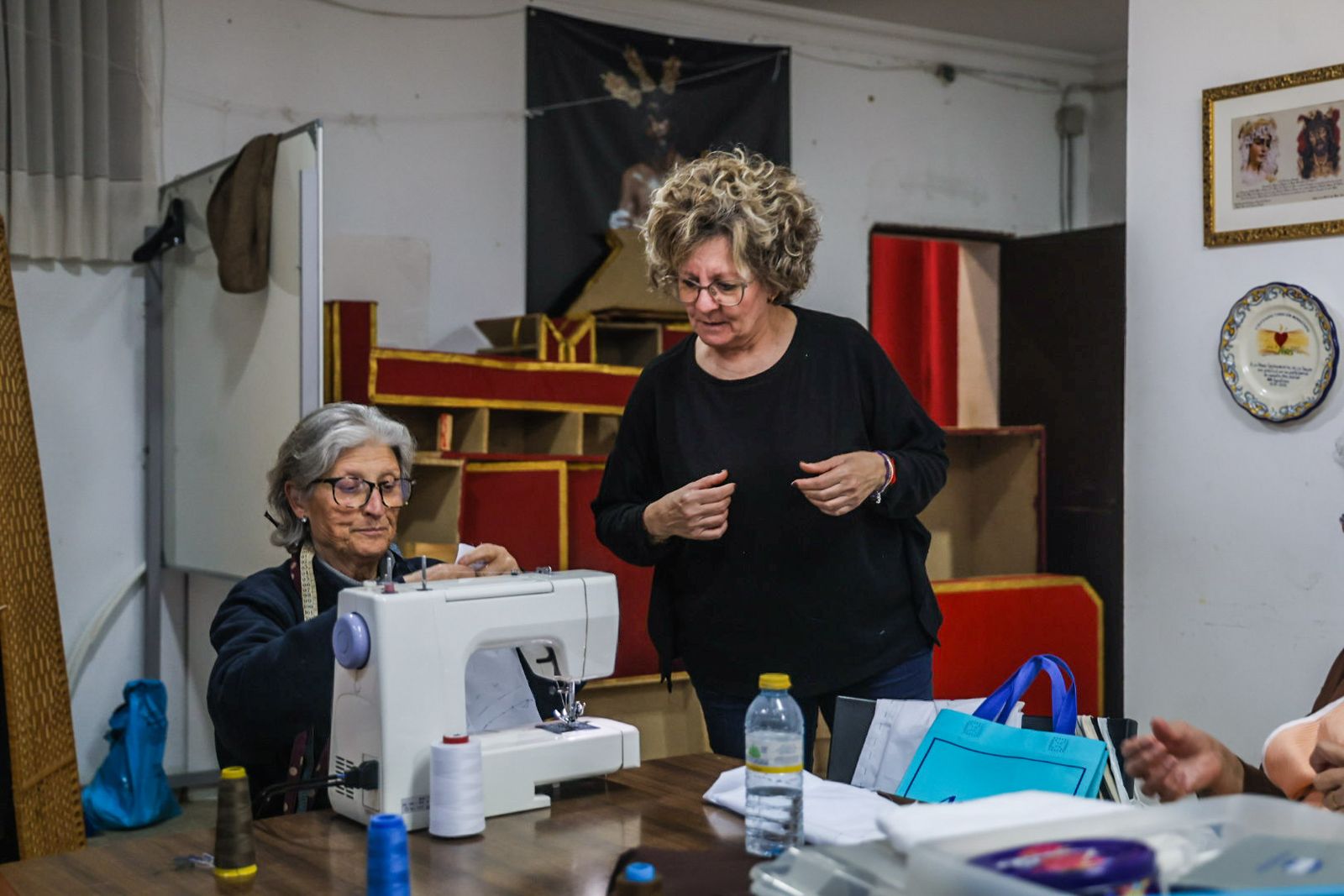Fotografías del alma del taller de costura de la Sentencia