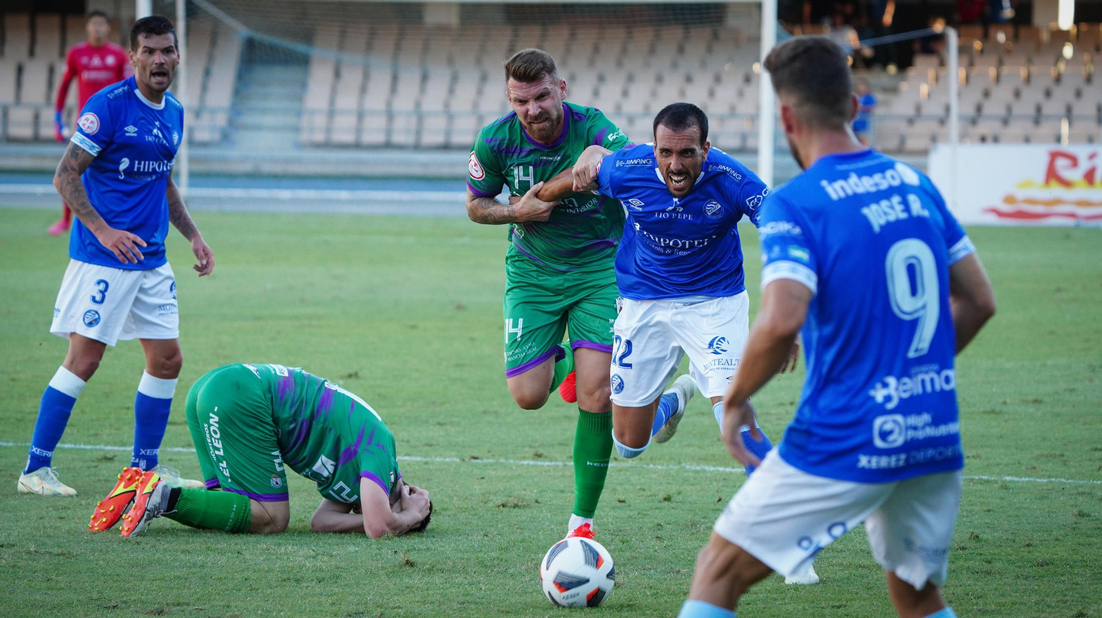 Imágenes del Xerez DFC- Atco. Mancha Real (0-1)