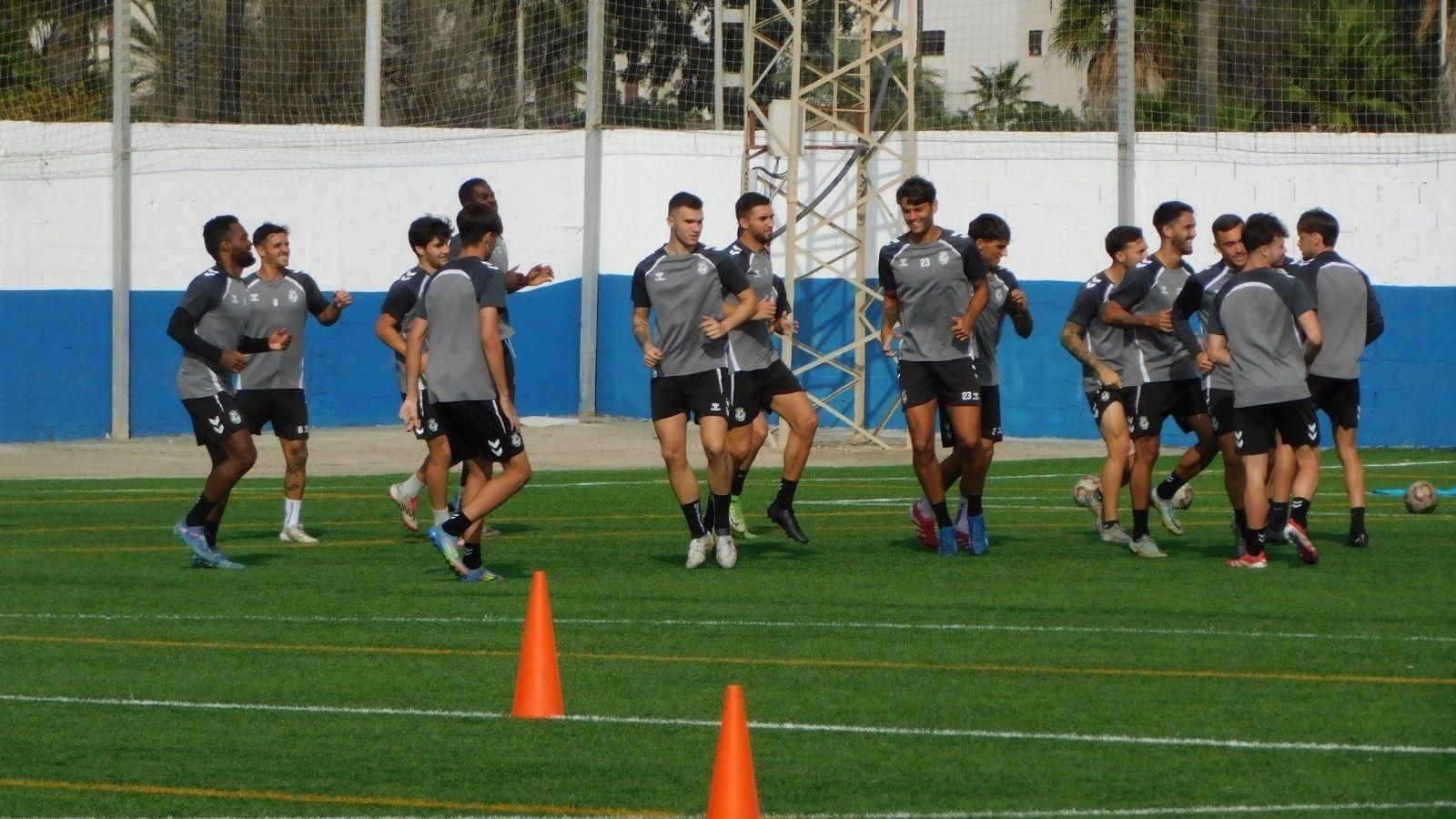 Un entrenamiento de esta semana de la Balona sobre césped artificial.