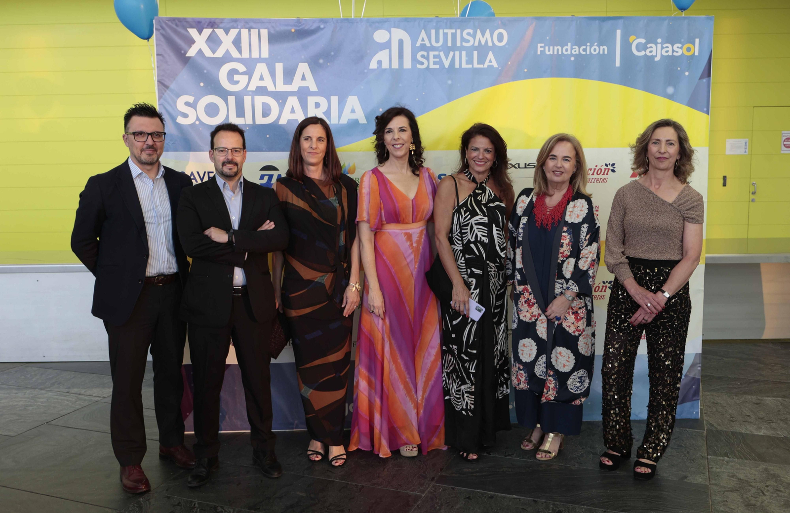 Los invitados  al photocall del la Gala Solidaria por el Autismo