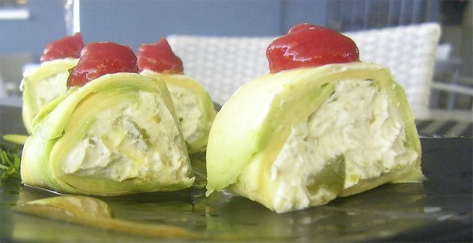 Rollitos de aguacate.